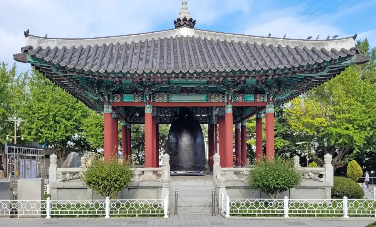 Bell of the Citizens pavilion in Yongdusan Park, Busan